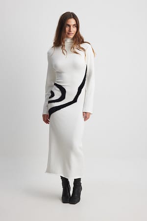White Robe mi-longue en maille à détail contrastant