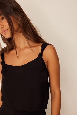 Black Haut noué
