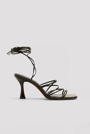 Black Chaussures à talon avec brides fines