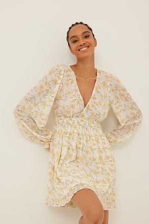 Yellow Flower Robe à smocks structurée