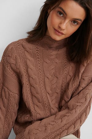 Dusty Dark Pink Pull col rond en maille torsadée recyclé