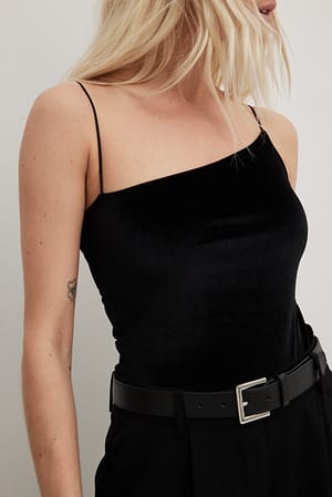 Black Haut en velours à bretelles asymétriques