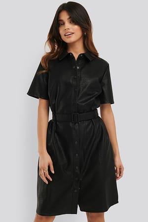 Black Robe en faux cuir