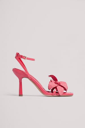 Pink Chaussures à talon avec grandes fleurs