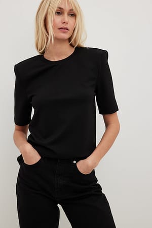 Black T-shirt coupe carrée à épaulettes