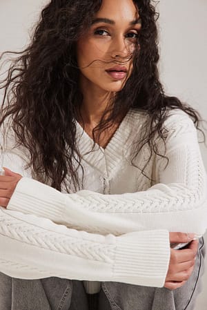 Offwhite Pull en maille torsadée à col oversize