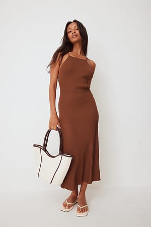 Brown Robe en maille côtelée à dos croisé