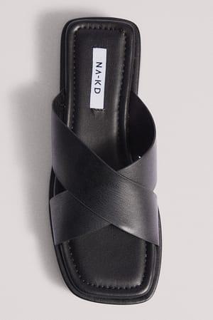 Black Claquettes à brides croisées
