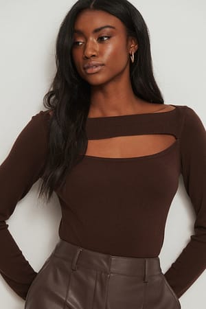 Brown Pull en tricot à découpes