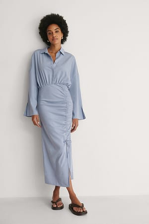 Dusty Blue Khaoula x NA-KD Robe Avec Cordon De Serrage