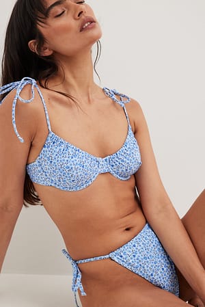 Blue Flower Print Soutien-gorge de bikini noué à cordon de serrage en matière recyclée