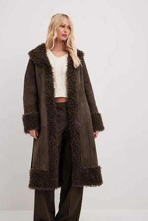 Brown Manteau avec fausse fourrure
