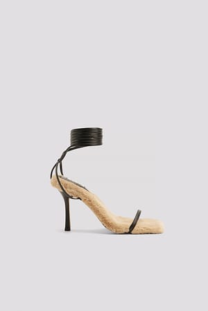 Black Chaussures à talons hauts et bride