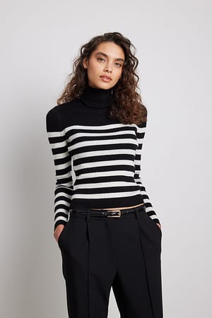 Black/White Pull en maille à col roulé et rayures