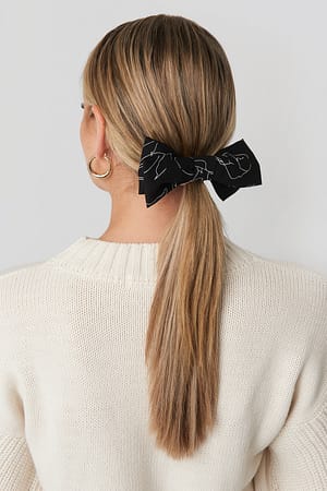 Black NA-KD Accessories Floral Lines Hair Clip