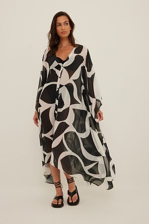 Pattern Black Flowy Buttoned Caftan