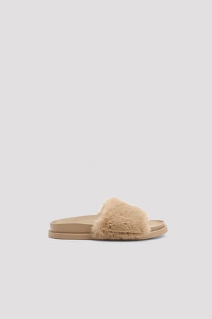 Beige Mules duveteuses