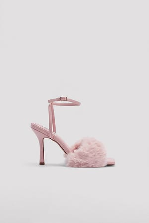 Dusty Pink Chaussures à talon duveteuses avec brides