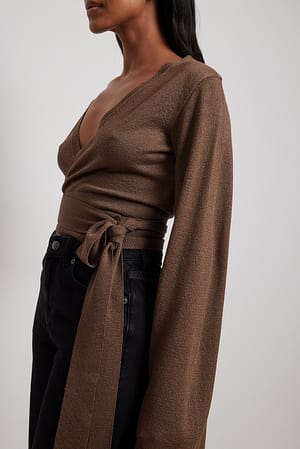Brown Haut cache-cœur pailleté en maille