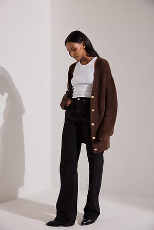 Dark Brown Gilet en maille avec boutons dorés