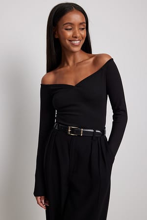 Black Top avec encolure en forme de coeur