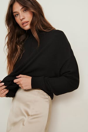 Black Pull en tricot à épaules dénudées et col montant