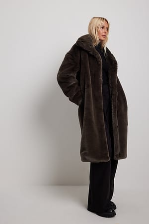 Brown Manteau en fausse fourrure à col montant