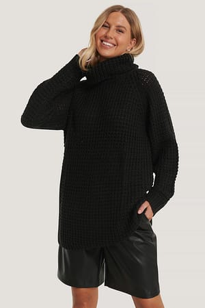 Black High Neck Pineapple Knitted Sweater