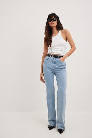 Light Blue Jean taille haute avec coupe évasée