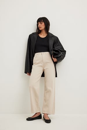 Beige Jean court taille haute