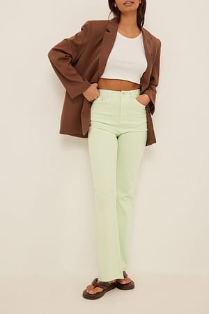 Light Green Jean taille haute avec coupe évasée