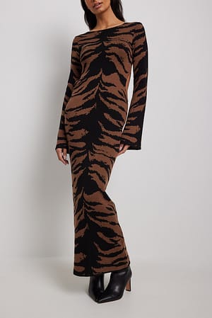 Brown Zebra Print Robe longue en tricot à manches kimono