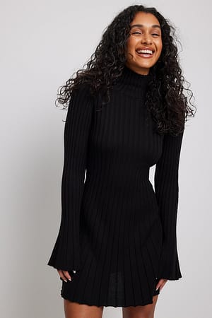 Black Robe courte volantée en maille
