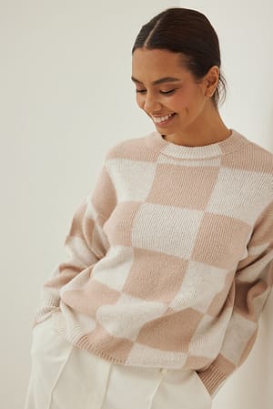 White/Beige Pull en tricot à carreaux et col montant