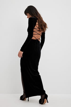 Black Robe en velours lacée au dos