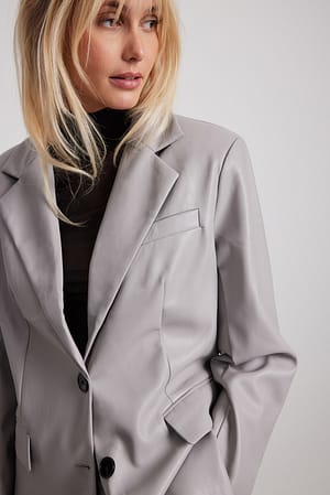 Grey Blazer surdimensionné en faux cuir