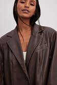 Brown Blazer surdimensionné en faux cuir