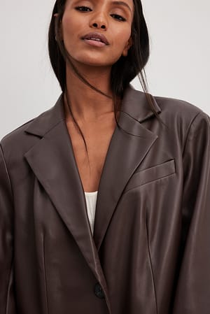 Brown Blazer surdimensionné en faux cuir
