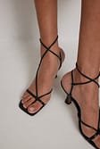 Black Chaussures à talon métallisées avec lanières