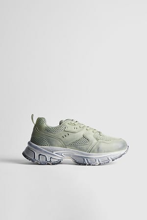 Khaki Baskets en matière mélangée avec détails sur la tige