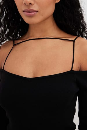 Black Pull en maille à épaules dénudées