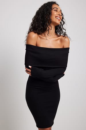 Black Robe mini à épaules dénudées