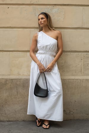 White Robe asymétrique nouée