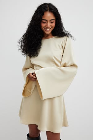 Champagne Robe dos ouvert