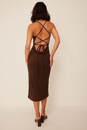 Brown Robe midi tricotée avec dos ouvert