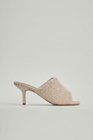 Light Beige Rembourrés mules