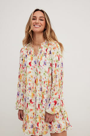 Standing Poppy Flower Print Robe courte fluide plissée