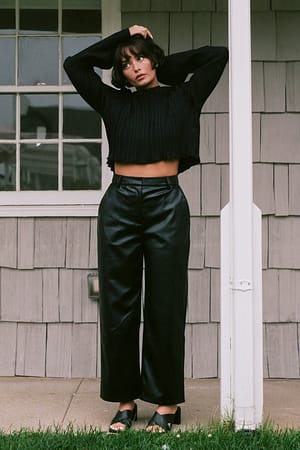 Black Pantalon Évasé En Faux Cuir