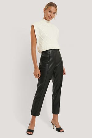 Black Pantalon Court Taille Haute En Faux Cuir