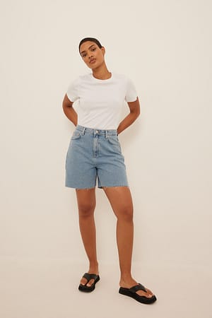 Light Blue Short taille haute à ourlet franc